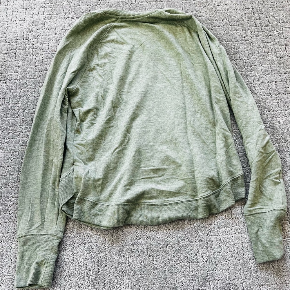 NWOT Athleta light green curved hem sweatshirt, Size S